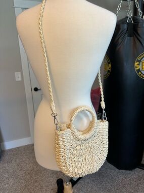 Woven Straw Crossbody Bag - Natural ring handles. So cute for vacation clutch